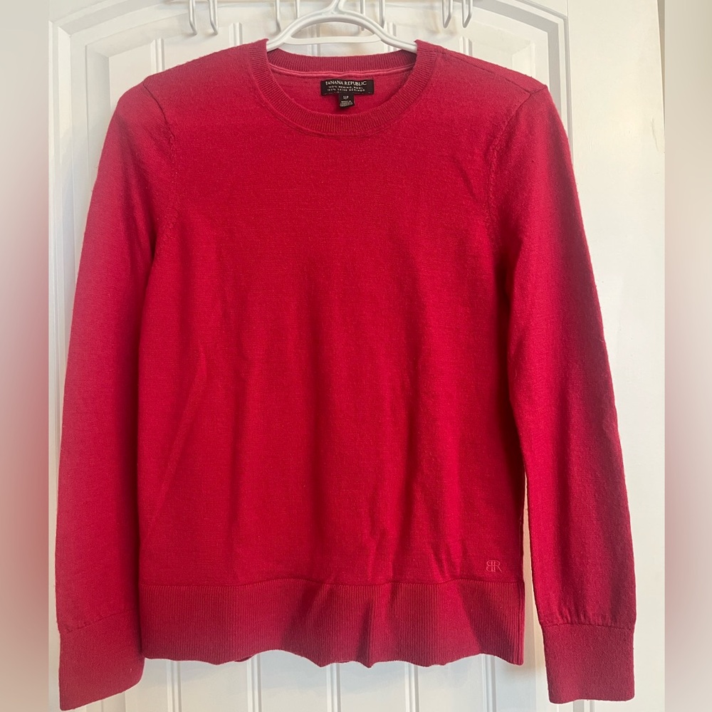 Banana Republic 100% Merino Wool Women’s Pink Crewneck Sweater